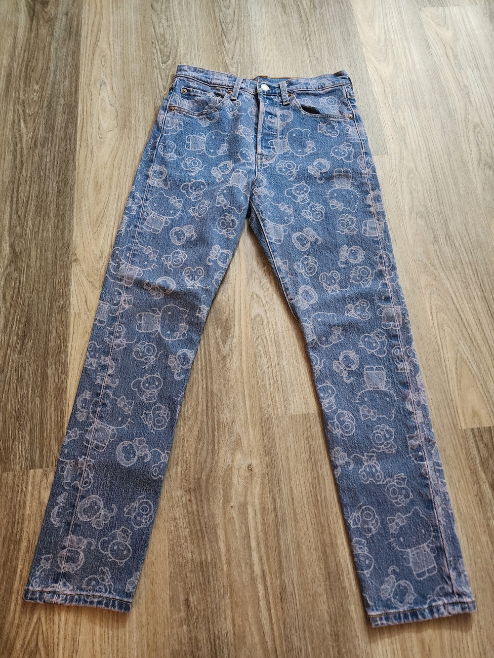 Levi's 501 Skinny Jeans with Light All-Over Hello Kitty Pink Print
